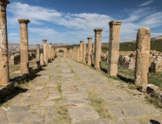 Hlavní římská ulice ve vykopávkách v Djemile