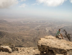 Tom on the edge of Jabel Samhan