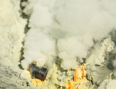 Racking of sulfur tubes in one place