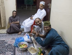 Ománci připravují večeři