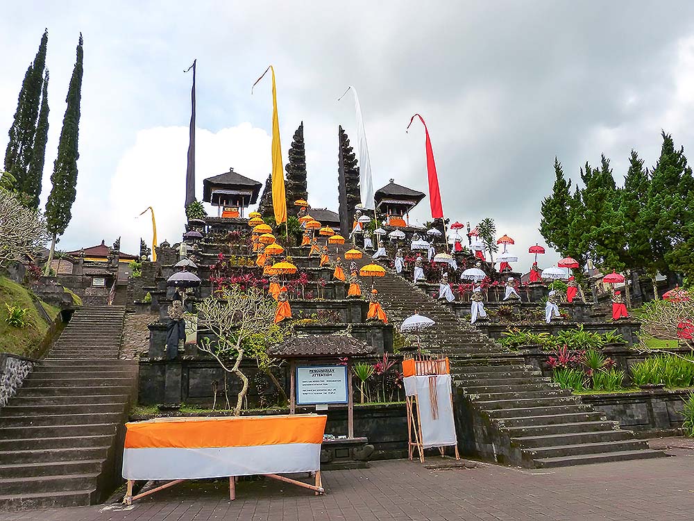 Pura Besakih. the main steps