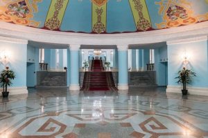 Inside the building of the Academy of Sciences – the entrance hall has incredible acoustics