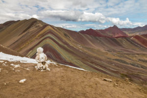 The mountains plays up to seven colors