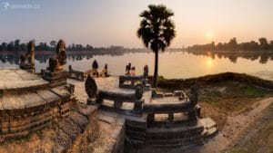 Magical view of the Sra Srang water reservoir