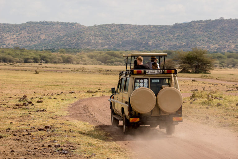 safari-car-in-africa-e-t-abroad