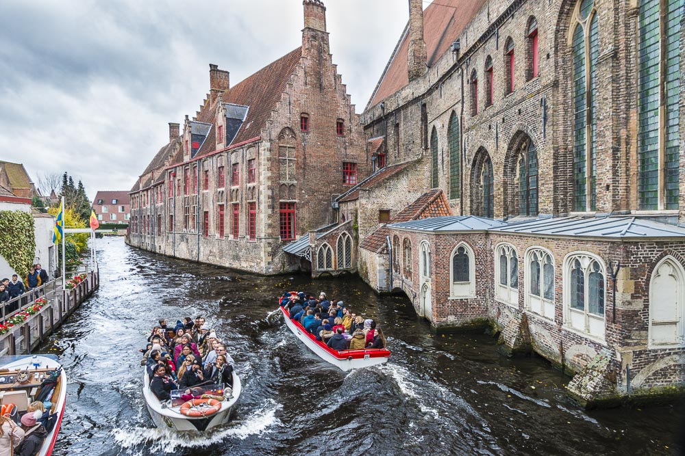 Boat tours in Bruges