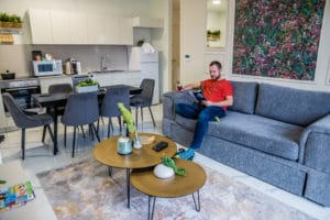 Tom in accomodation