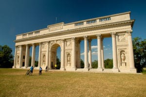 Colonnade on Reistna